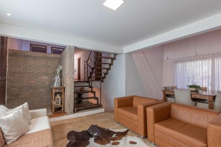 Casa de condomínio à venda com 467m², 2 quartos e 4 vagas Casa de condomínio à venda com 467m², 2 quartos e 4 vagasSala
