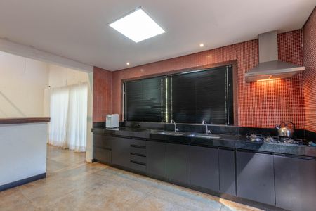 Cozinha de casa de condomínio à venda com 2 quartos, 467m² em Retiro do Chale, Brumadinho