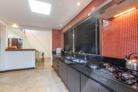 Casa de condomínio à venda com 467m², 2 quartos e 4 vagas Casa de condomínio à venda com 467m², 2 quartos e 4 vagasCozinha