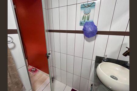 Apartamento à venda com 56m², 2 quartos e sem vaga Apartamento à venda com 56m², 2 quartos e sem vagaBanheiro