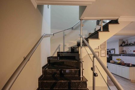 Casa à venda com 140m², 3 quartos e 2 vagas Casa à venda com 140m², 3 quartos e 2 vagasescada