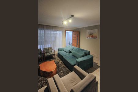 Casa à venda com 140m², 3 quartos e 2 vagas Casa à venda com 140m², 3 quartos e 2 vagasSala