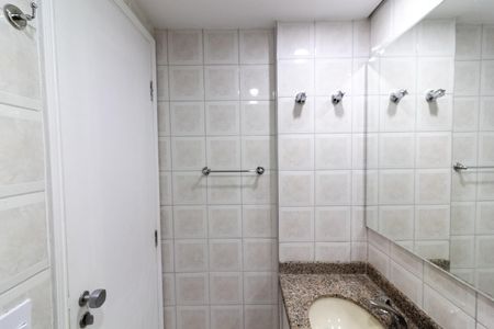 Apartamento à venda com 44m², 2 quartos e 1 vagaBanheiro Social