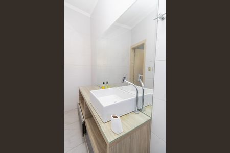 Casa para alugar com 170m², 3 quartos e 2 vagas Casa para alugar com 170m², 3 quartos e 2 vagasBanheiro Social