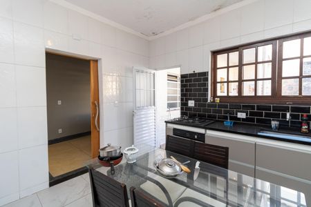 Casa para alugar com 170m², 3 quartos e 2 vagas Casa para alugar com 170m², 3 quartos e 2 vagasCozinha