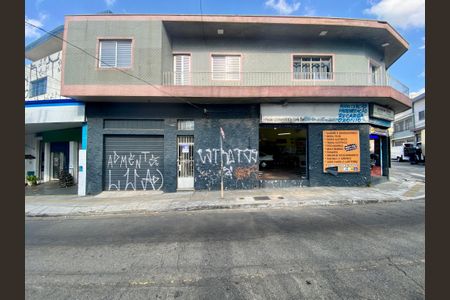 Casa para alugar com 170m², 3 quartos e 2 vagas Casa para alugar com 170m², 3 quartos e 2 vagasFachada