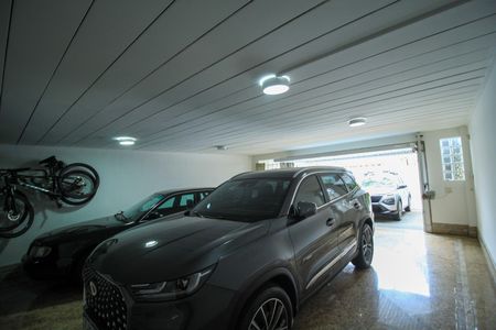 Casa à venda com 287m², 4 quartos e 4 vagasGaragem