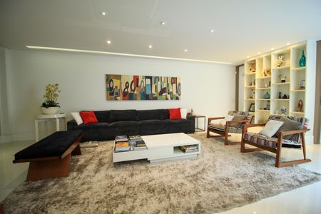 Casa à venda com 287m², 4 quartos e 4 vagasSala