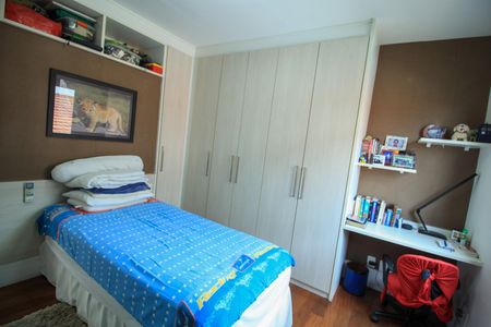 Casa à venda com 287m², 4 quartos e 4 vagasSuíte 2