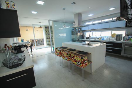 Casa à venda com 287m², 4 quartos e 4 vagasCozinha