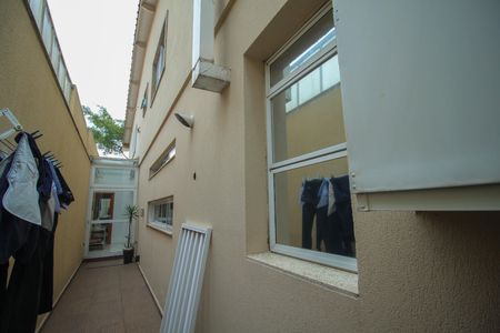 Casa à venda com 287m², 4 quartos e 4 vagasCorredor Externo