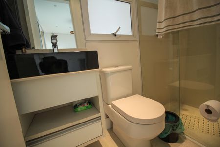 Casa à venda com 287m², 4 quartos e 4 vagasBanheiro Social