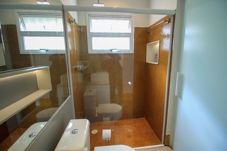 Casa à venda com 287m², 4 quartos e 4 vagasBanheiro da Suíte 3