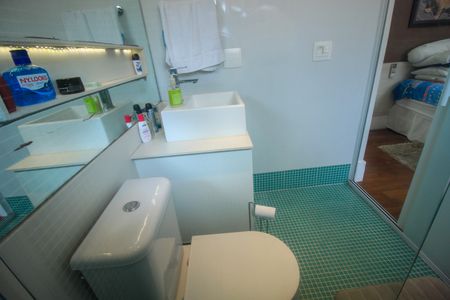 Casa à venda com 287m², 4 quartos e 4 vagasBanheiro da Suíte 2