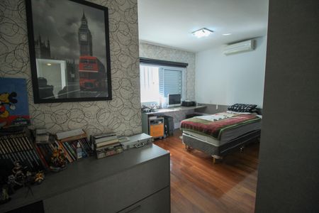 Casa à venda com 287m², 4 quartos e 4 vagasSuíte 3