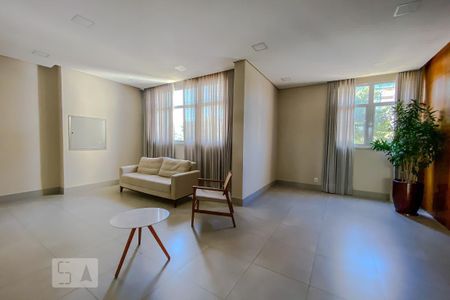 Apartamento à venda com 80m², 2 quartos e 2 vagas Apartamento à venda com 80m², 2 quartos e 2 vagasHall social