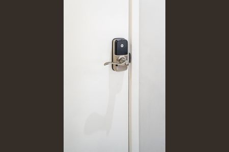 Apartamento à venda com 80m², 2 quartos e 2 vagas Apartamento à venda com 80m², 2 quartos e 2 vagasFechadura eletrônica