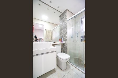 Apartamento à venda com 80m², 2 quartos e 2 vagas Apartamento à venda com 80m², 2 quartos e 2 vagasBanheiro da suíte 2