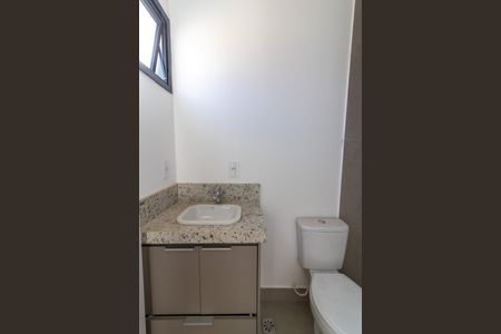 Casa de condomínio para alugar com 168m², 3 quartos e 2 vagasBanheiro da Suíte 3