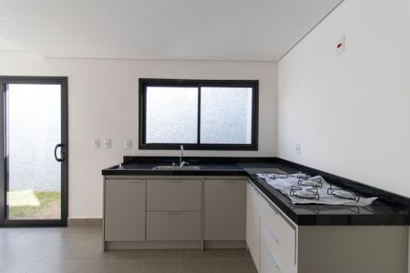 Casa de condomínio para alugar com 168m², 3 quartos e 2 vagasCozinha
