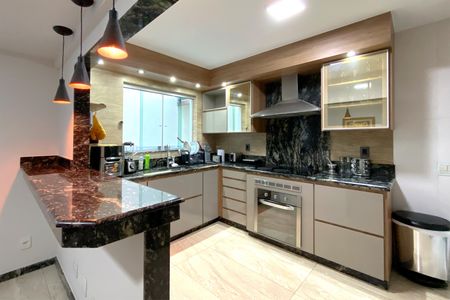 Casa para alugar com 180m², 3 quartos e 2 vagasCozinha