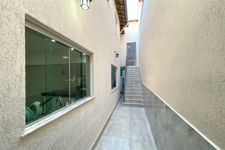 Casa para alugar com 180m², 3 quartos e 2 vagasCorredor lateral