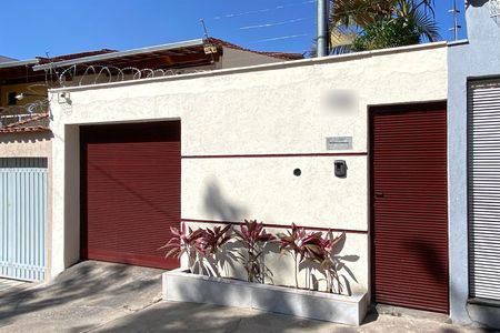 Casa para alugar com 180m², 3 quartos e 2 vagasFachada