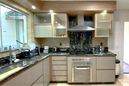 Casa para alugar com 180m², 3 quartos e 2 vagasCozinha