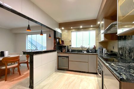 Casa para alugar com 180m², 3 quartos e 2 vagasCozinha