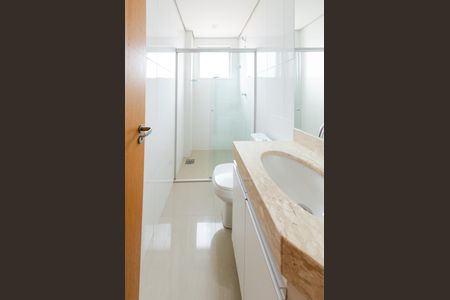 Apartamento à venda com 80m², 3 quartos e 2 vagasBanheiro social