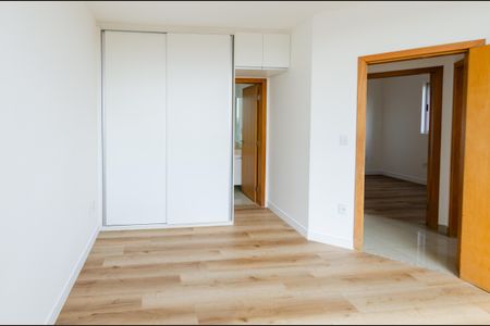 Apartamento à venda com 80m², 3 quartos e 2 vagasSuíte