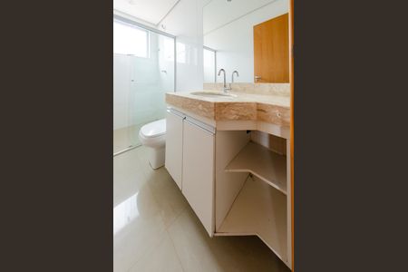 Apartamento à venda com 80m², 3 quartos e 2 vagasBanheiro social