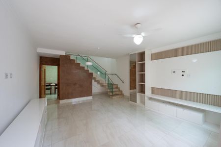 Casa à venda com 95m², 3 quartos e 2 vagasSala