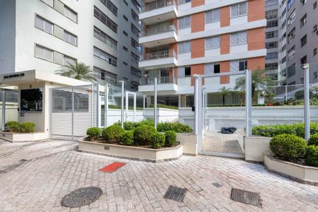 Apartamento à venda com 105m², 3 quartos e 2 vagasFachada