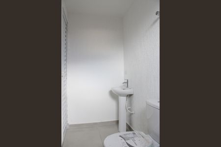 Banheiro de kitnet/studio para alugar com 1 quarto, 24m² em Vila Regente Feijó, São Paulo