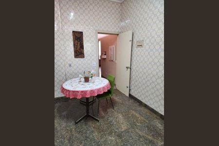 Casa à venda com 4 quartos, 280m² em Vila Monumento, São Paulo