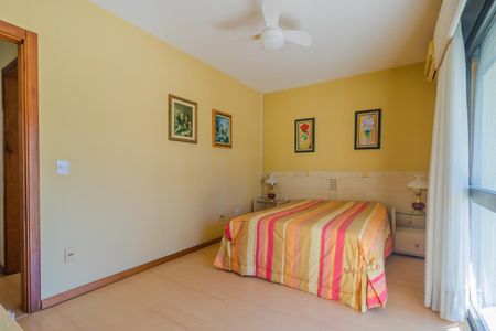 Apartamento à venda com 118m², 3 quartos e 2 vagas Apartamento à venda com 118m², 3 quartos e 2 vagasSuíte