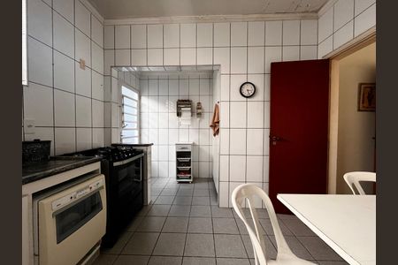 Casa à venda com 297m², 5 quartos e 4 vagas Casa à venda com 297m², 5 quartos e 4 vagasCozinha