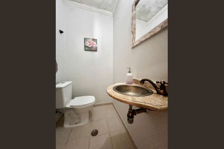 Casa à venda com 297m², 5 quartos e 4 vagas Casa à venda com 297m², 5 quartos e 4 vagasLavabo