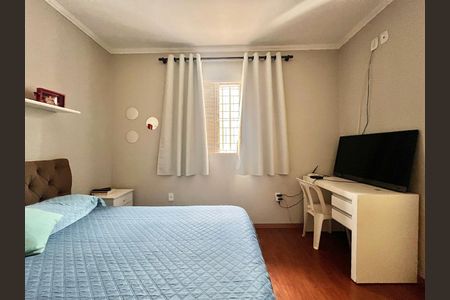 Casa à venda com 297m², 5 quartos e 4 vagas Casa à venda com 297m², 5 quartos e 4 vagasSuíte 1