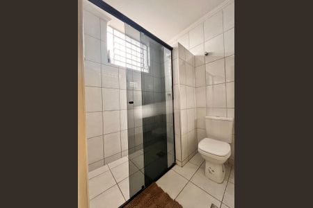 Casa à venda com 297m², 5 quartos e 4 vagas Casa à venda com 297m², 5 quartos e 4 vagasBanheiro da Suíte 1