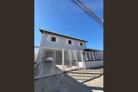 Casa à venda com 297m², 5 quartos e 4 vagas Casa à venda com 297m², 5 quartos e 4 vagasFachada