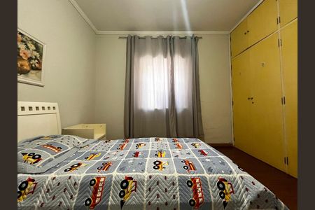 Casa à venda com 297m², 5 quartos e 4 vagas Casa à venda com 297m², 5 quartos e 4 vagasQuarto 1