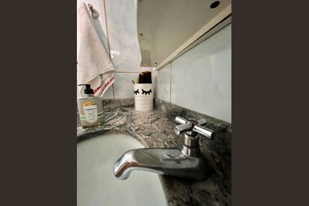 Casa à venda com 297m², 5 quartos e 4 vagas Casa à venda com 297m², 5 quartos e 4 vagasBanheiro Social