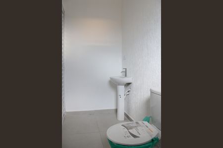 Banheiro de kitnet/studio para alugar com 1 quarto, 26m² em Vila Regente Feijó, São Paulo