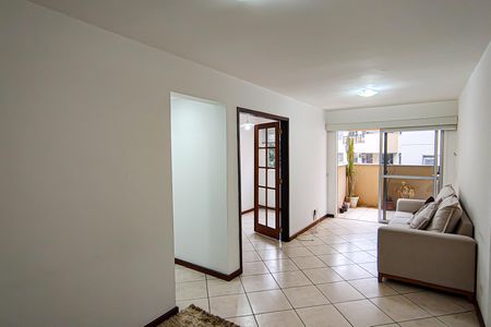 Apartamento para alugar com 96m², 3 quartos e 1 vaga Apartamento para alugar com 96m², 3 quartos e 1 vagaSala