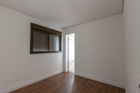 Apartamento à venda com 70m², 2 quartos e 2 vagas Apartamento à venda com 70m², 2 quartos e 2 vagasSuíte 1