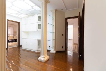 Apartamento à venda com 300m², 4 quartos e 4 vagasCorredor