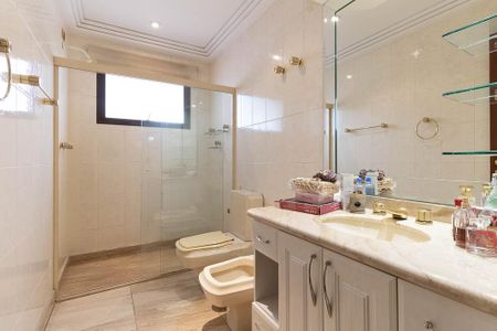 Apartamento à venda com 300m², 4 quartos e 4 vagasBanheiro do Closet da Suíte 1