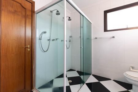 Apartamento à venda com 300m², 4 quartos e 4 vagasBanheiro da Suíte 1